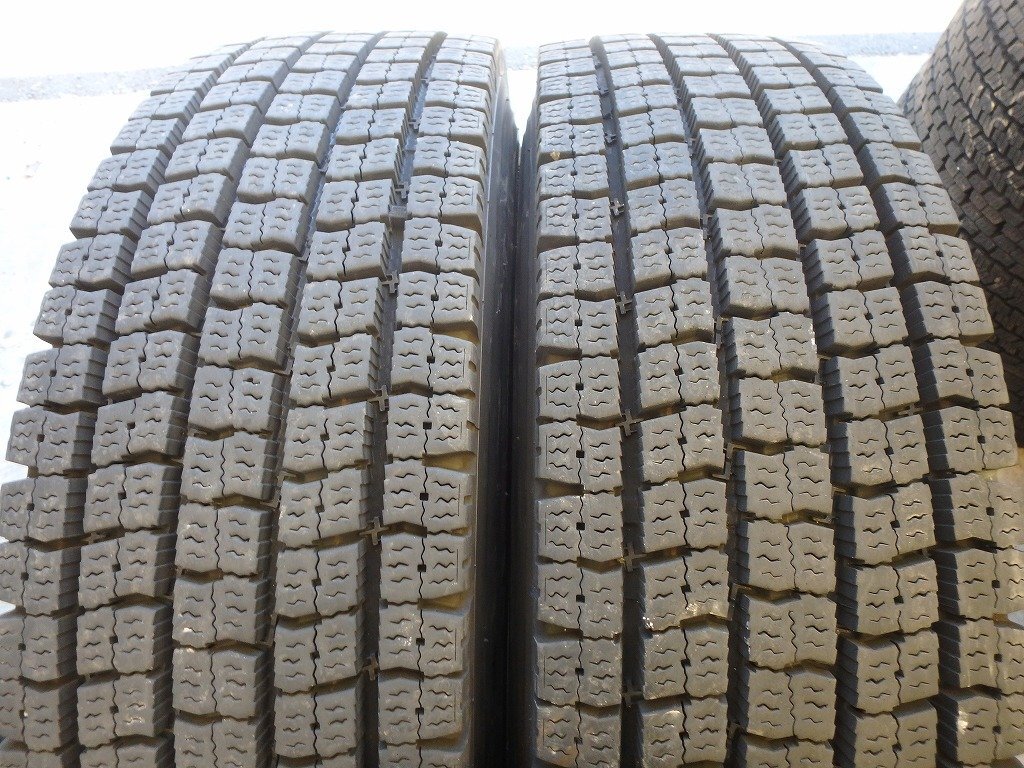 N729 バリ溝 2024年製 送料無料【11R22.5 16PR】トーヨー M939 スタッドレス 2本 約8-8.5分山拍卖