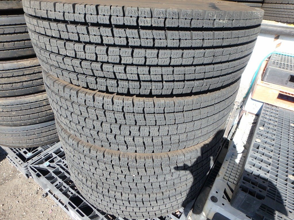 N725 バリ溝 2024年製 送料無料【11R22.5 16PR】トーヨー M939 スタッドレス 4本 約8.5分山拍卖