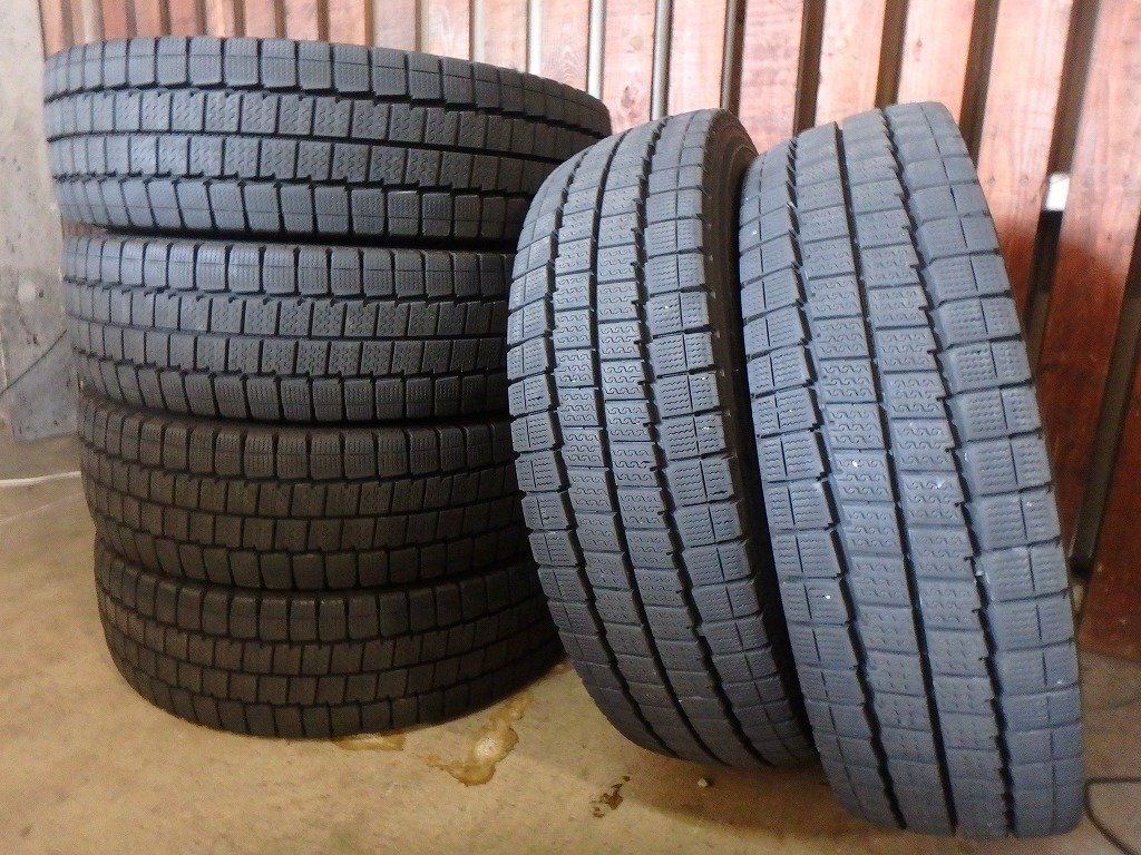 Y476 2024年製 送料無料【205/70R17.5 115/113】ダンロップ LV01 スタッドレス 6本 約7.5分山拍卖