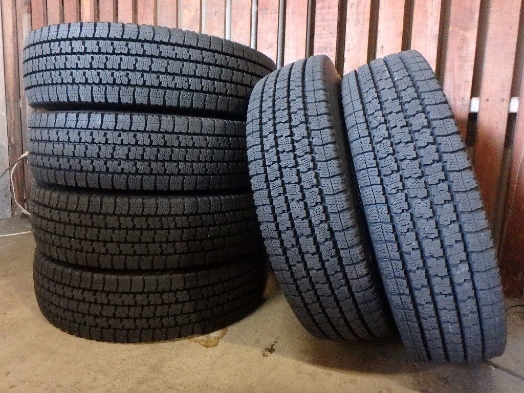 Y484 バリ溝 送料無料【205/85R16 117/115】トーヨー M935 スタッドレス 6本 約8.5分山拍卖