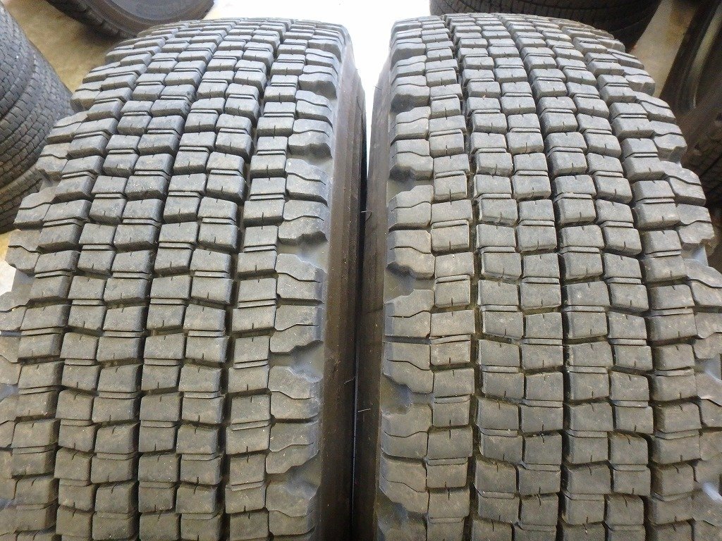 N757 バリ溝 2023年製 送料無料【315/80R22.5 156/153】ブリヂストン W970 スタッドレス 2本 約8.5分山 約19-20mm拍卖