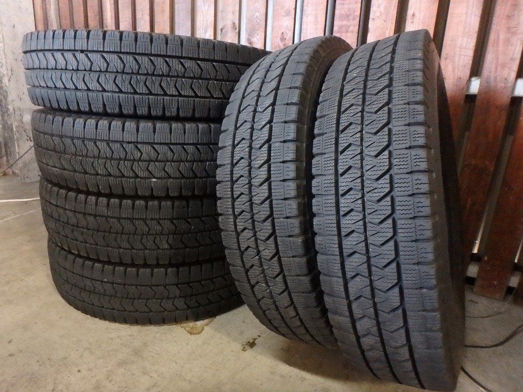 N749 バリ溝 送料無料【205/85R16 117/115】ブリヂストン W989 スタッドレス 6本 2023年製 約8-8.5分山拍卖