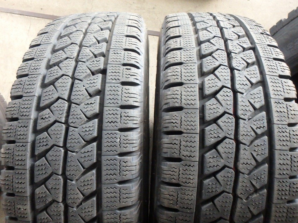 N742 送料無料【215/65R15 110/108】ブリヂストン W979 スタッドレス 2本 2023年製 約6-6.5分山拍卖