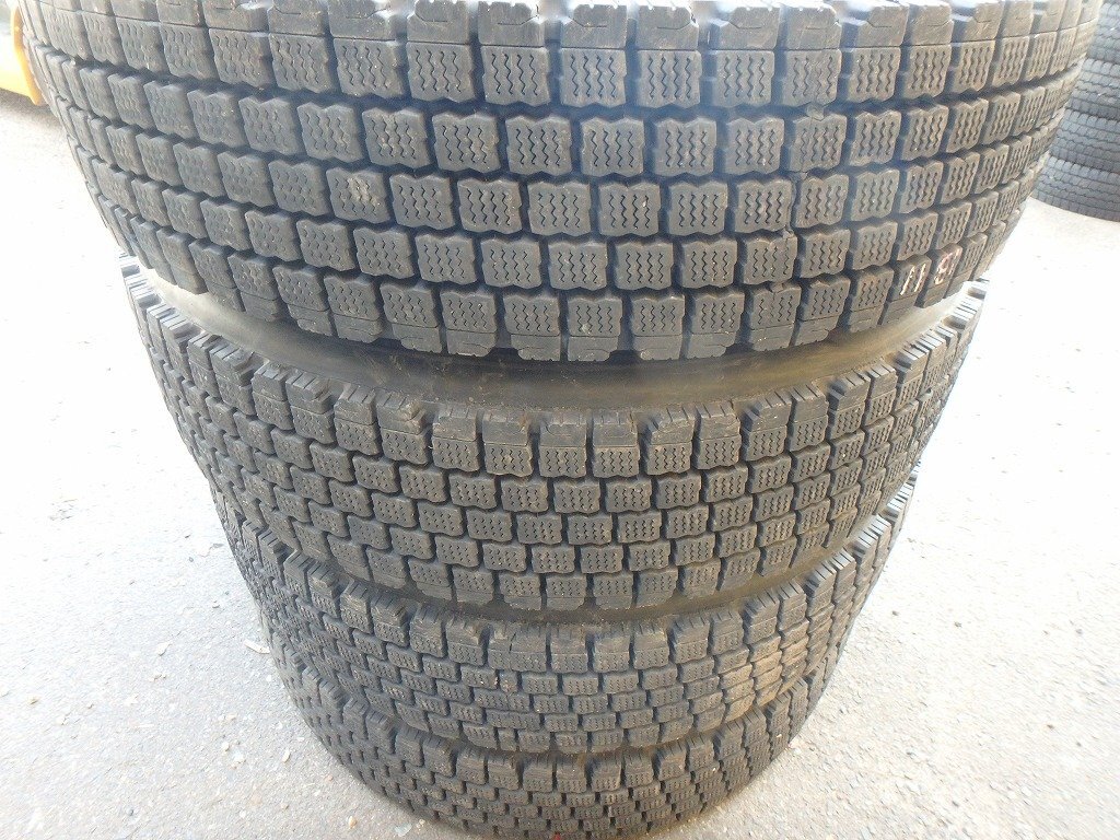 N762 バリ溝 送料無料【11R22.5 14PR】ブリヂストン W910 再生スタッドレス 4本 約8-8.5分山拍卖