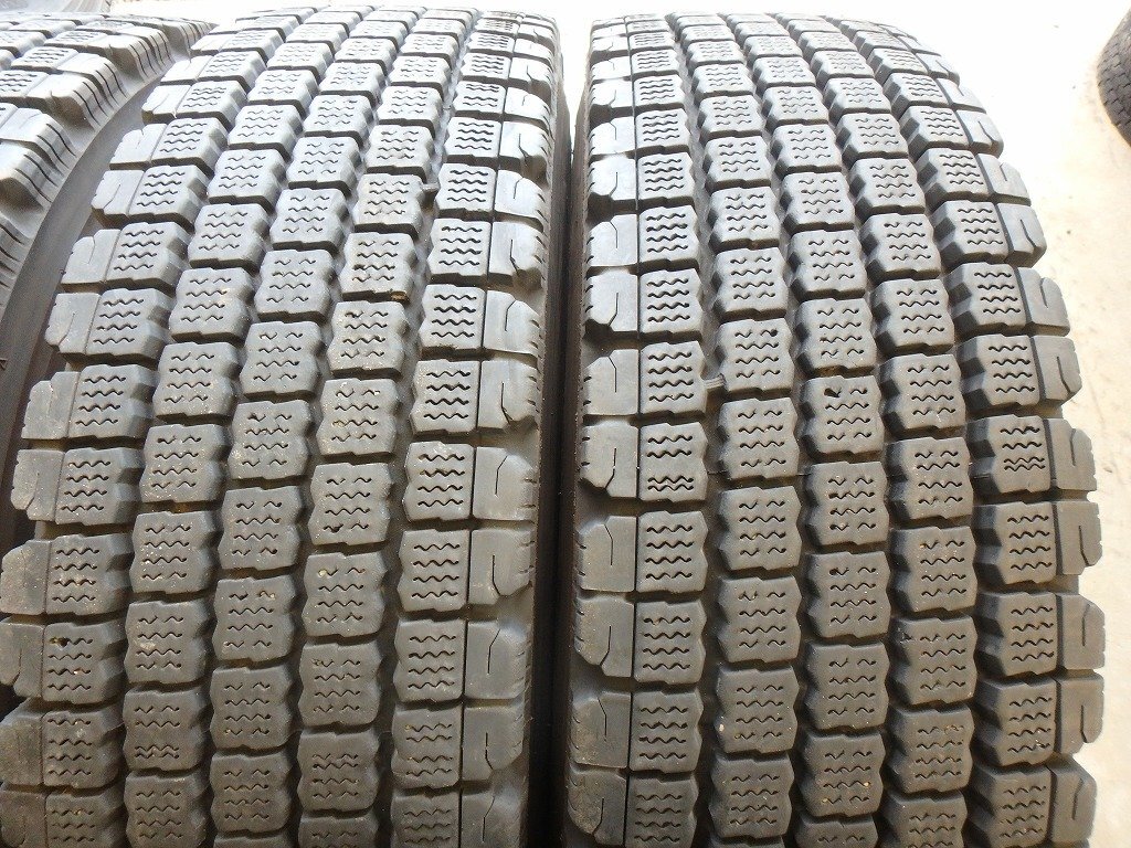 N759 送料無料【11R22.5 14PR】ブリヂストン W910 スタッドレス 2本 2021年製 約6-6.5分山拍卖