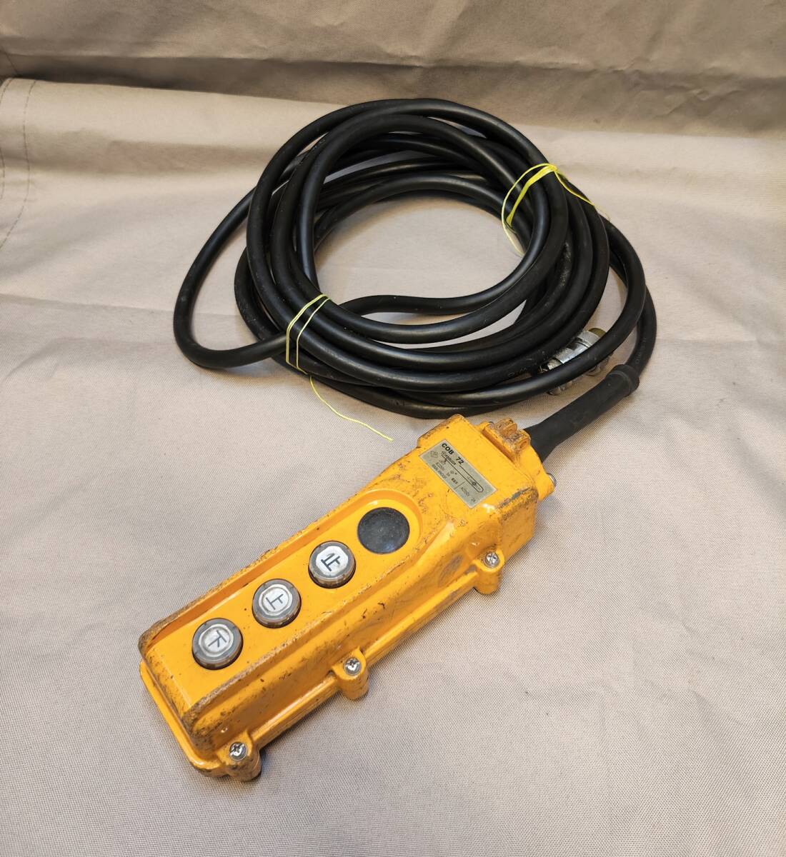 春日電機(Kasuga) COB72 クレーン リモコン ホイスト用押釦開閉器 押ボタン開閉器 ケーブル付き【動作未確認】拍卖