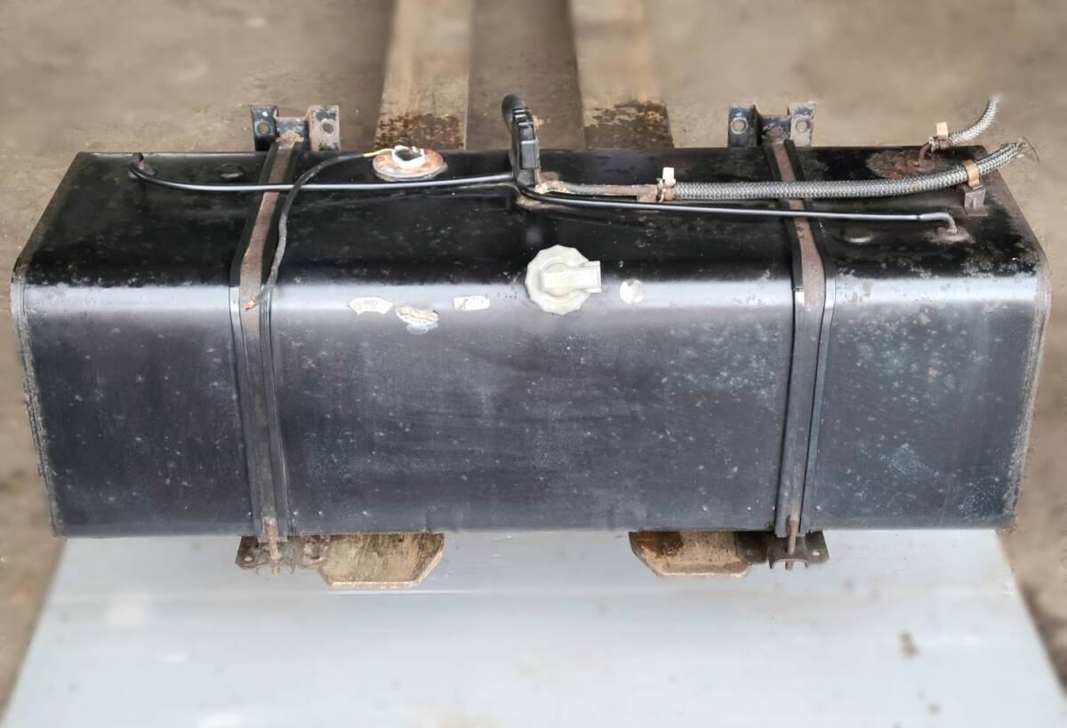 100L? トラック燃料タンク、フューエルタンク、サブタンク(幅100cm×34cm×高さ33cm)(8971888650)エルフ、ELF、ステーバンド付き拍卖