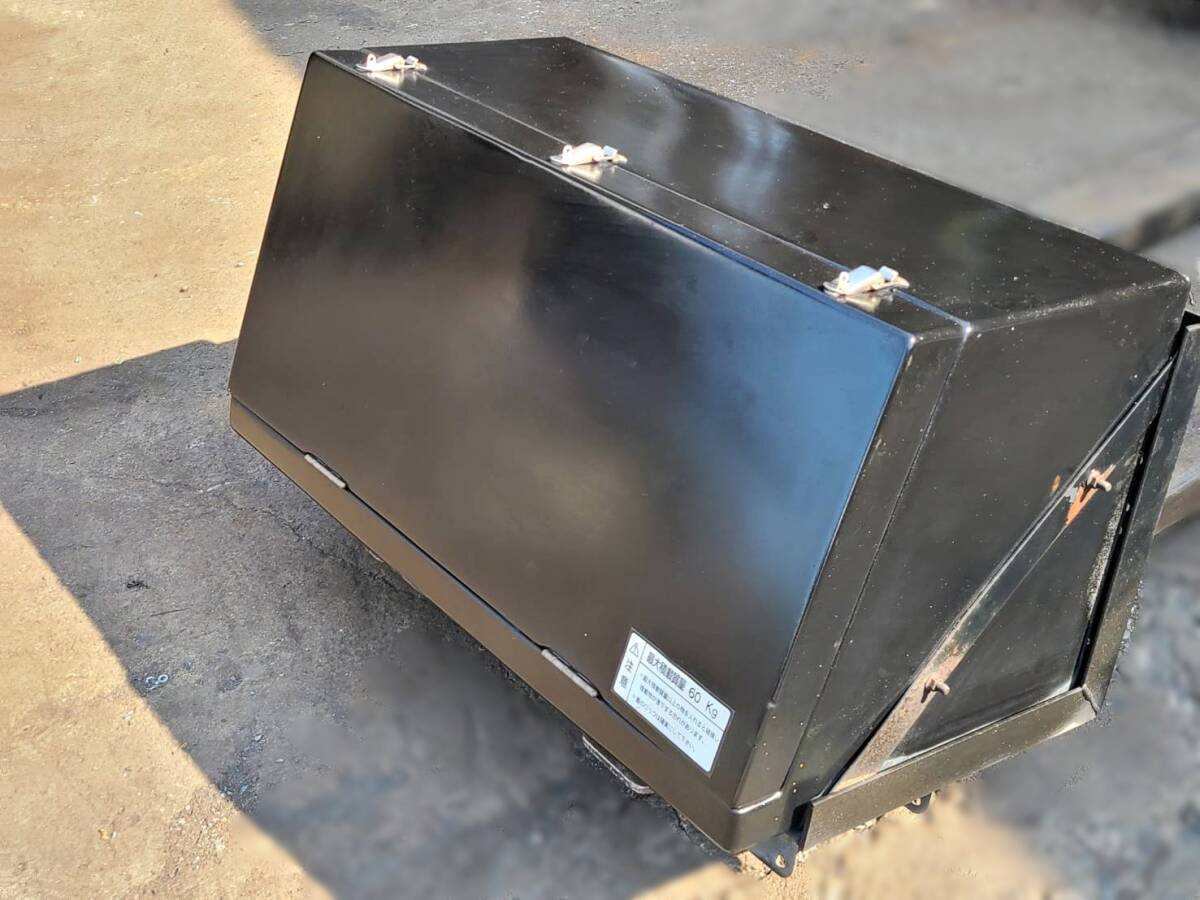 FRP製 90CM 900mm 工具箱・道具箱・ステー付き・トラック・ダンプ・船舶 (本体サイズ幅90×46×h45cm) 中古トラック部品拍卖