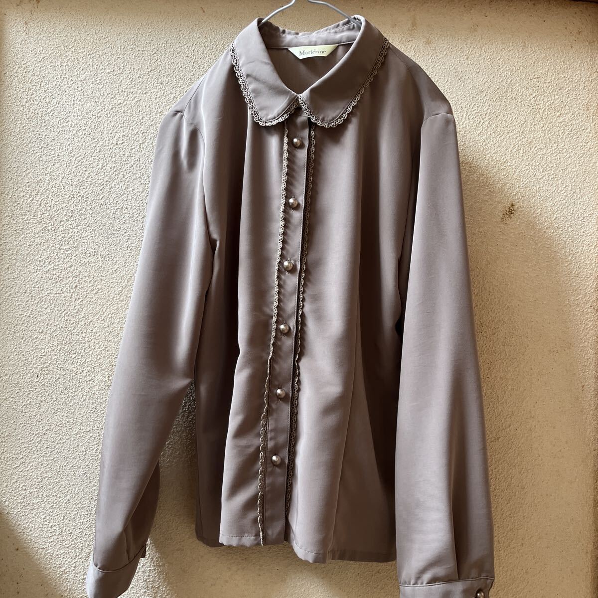 ブラウス 丸襟 ベージュ拍卖