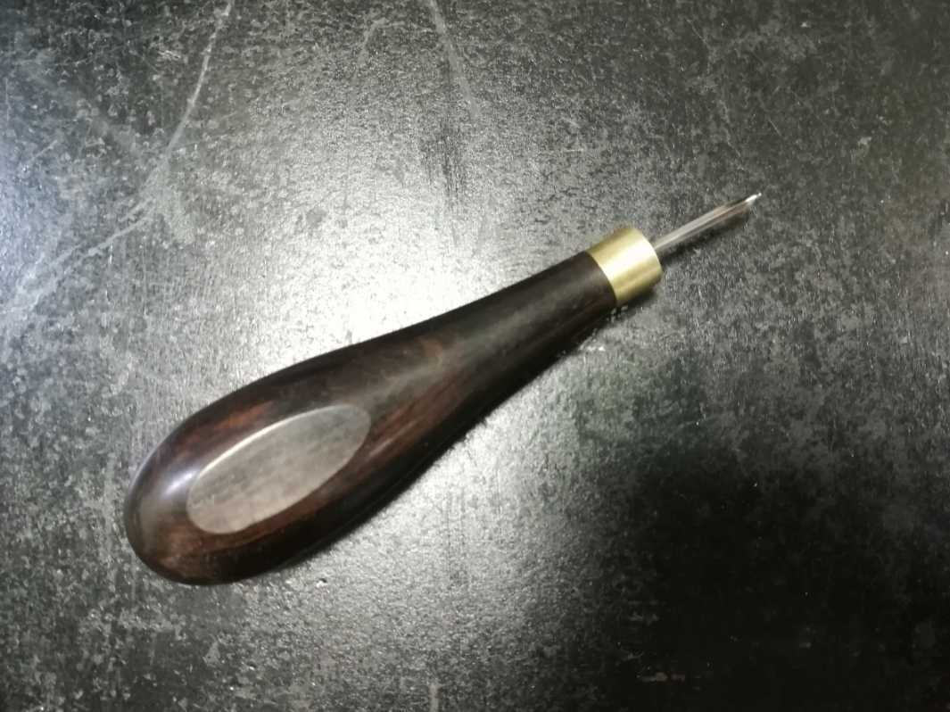 国産逸品! 菱ぎり 細目 (約2,4mm) 研ぎ上げ済み レザークラフト 菱ギリ きり キリ拍卖