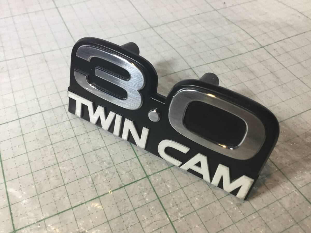 TOYOTA CROWN クラウン MS 120 130 137 12系 13系 エンブレム emblem badge mark ornament 3.0 twin cam ツインカム拍卖