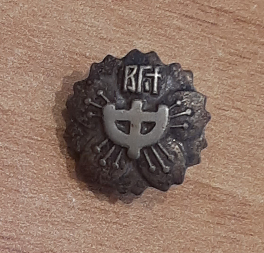 奈良教育大学 附属 中学校 校章 バッジ 昭和レトロ 雑貨 コレクション ピンバッジ 奈良 教育大 中学 私立拍卖