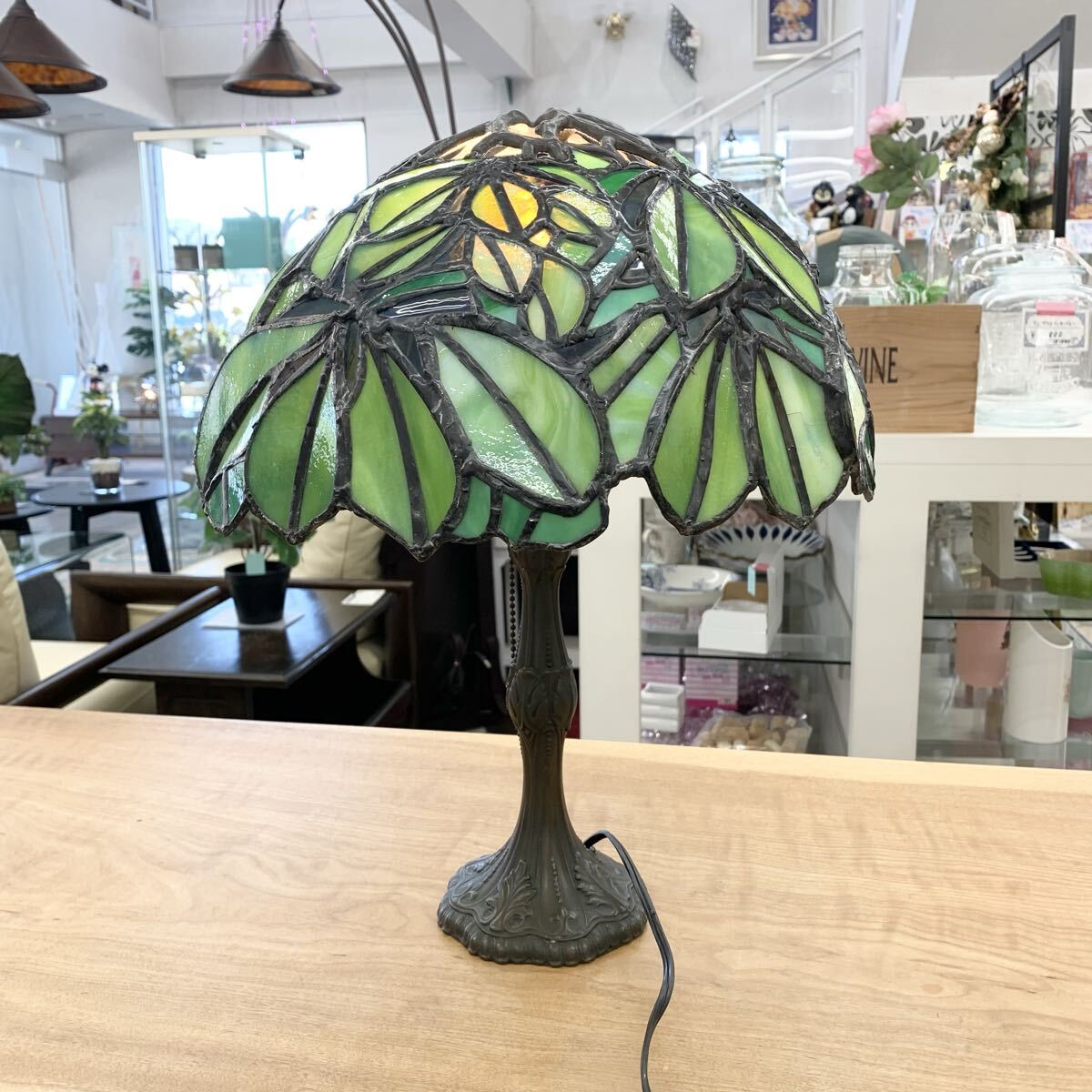 ステンドグラスランプ テーブルライト 卓上ランプ アンティーク グリーン 葉っぱ 森 878拍卖