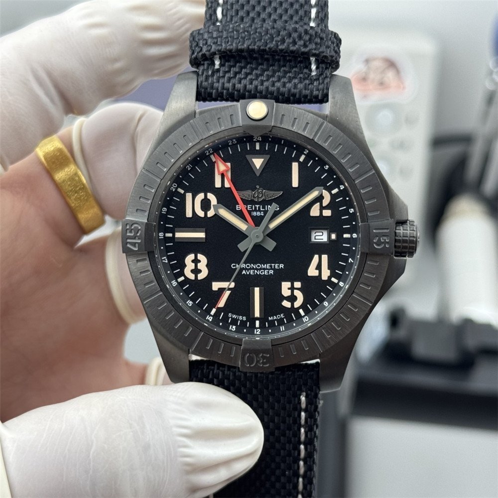 ブライトリング BREITLING Avenger Automatic GMT 腕時計 メンズ ウォッチ 自動巻き Night Mission Black Dial 黒系 V32395101B1X4拍卖