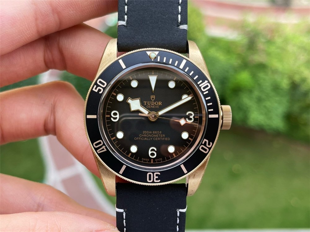TUDOR Black Bay チューダー 腕時計 43mm 自動巻き メンズ ウォッチ 黒系 ブロンズ M79250BA-0001拍卖