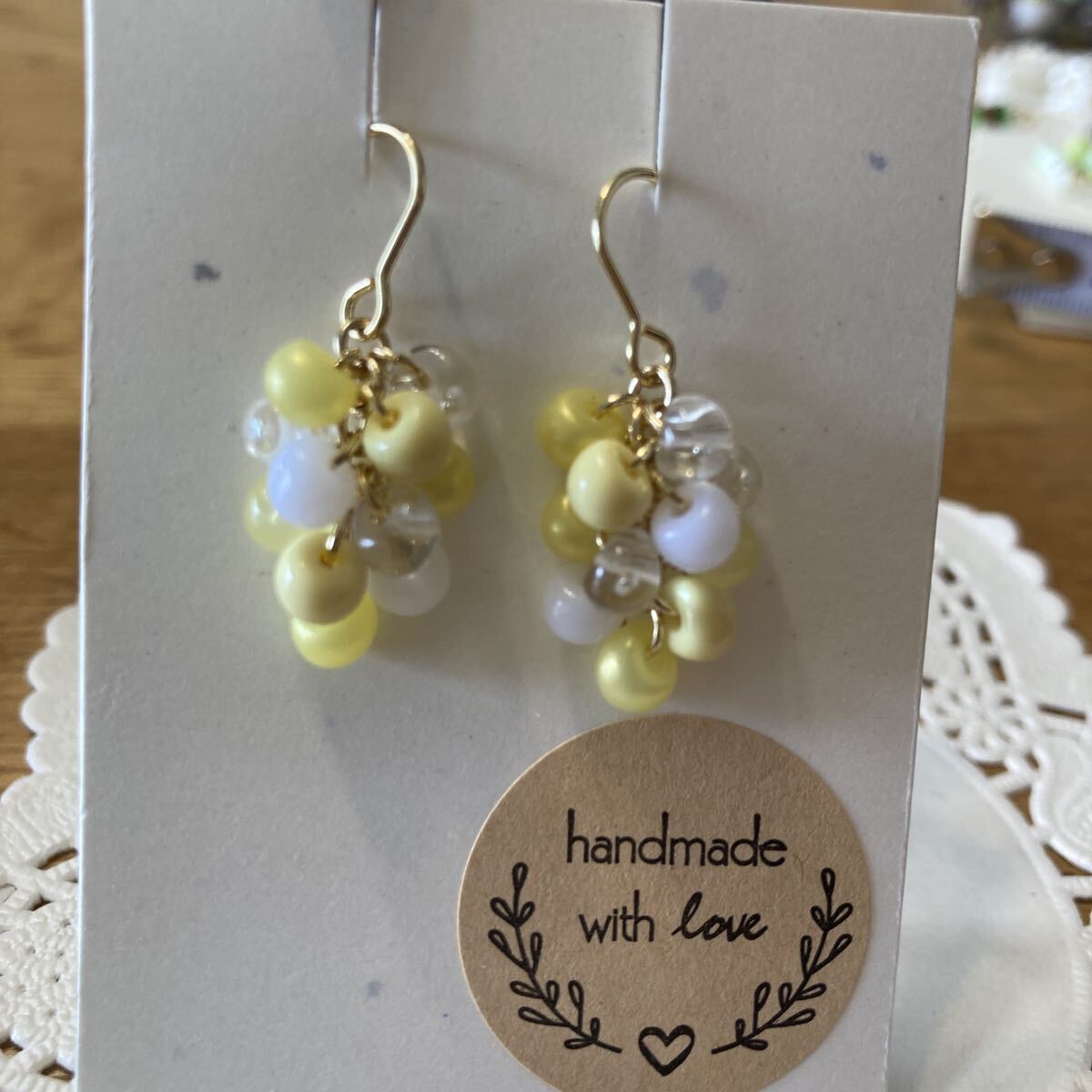 ハンドメイド ピアス プレゼントにも ゴールド ぶどう風 ビーズ イエロー系拍卖