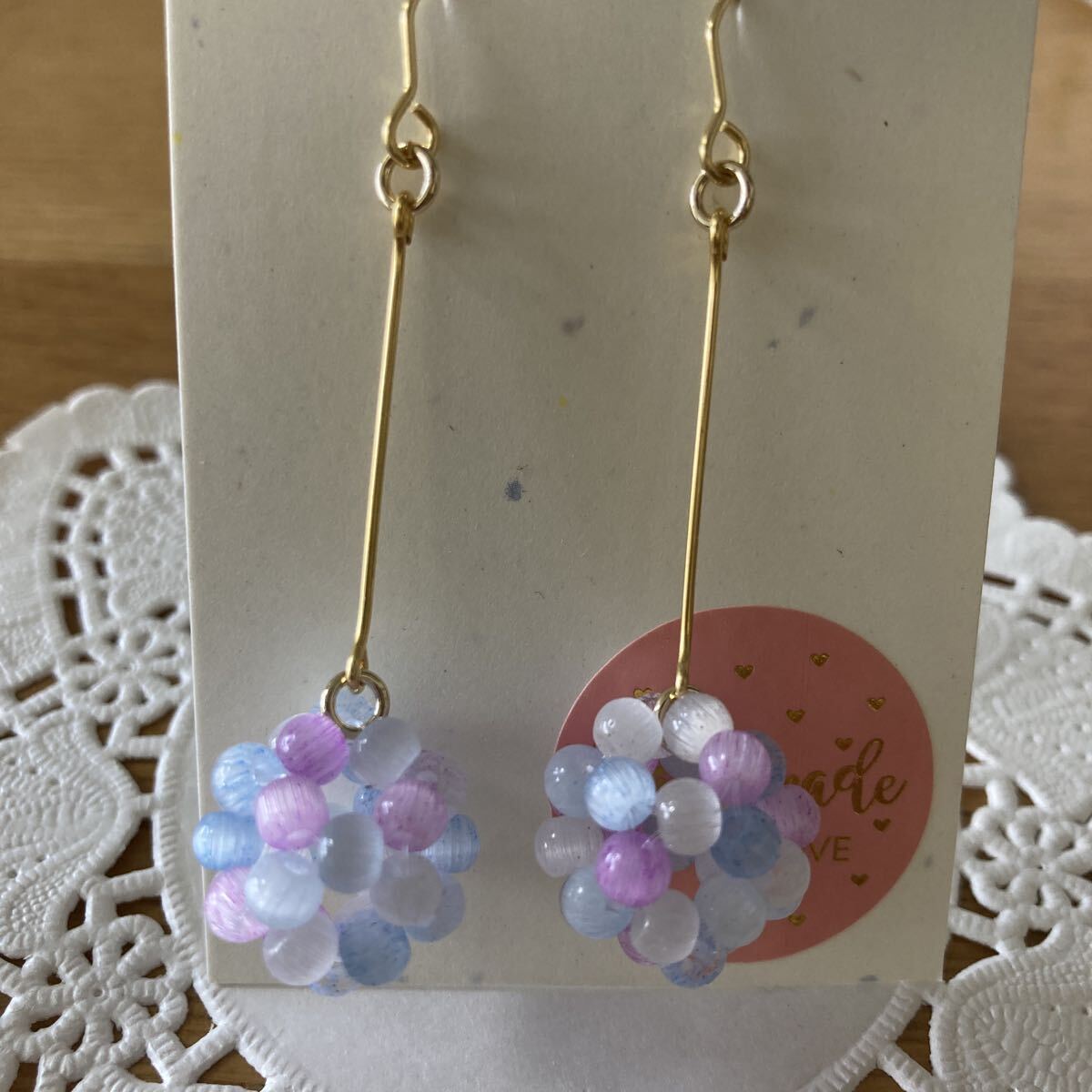 ハンドメイド ボール 猫目ビーズ ゴールド ピアス プレゼントにも拍卖