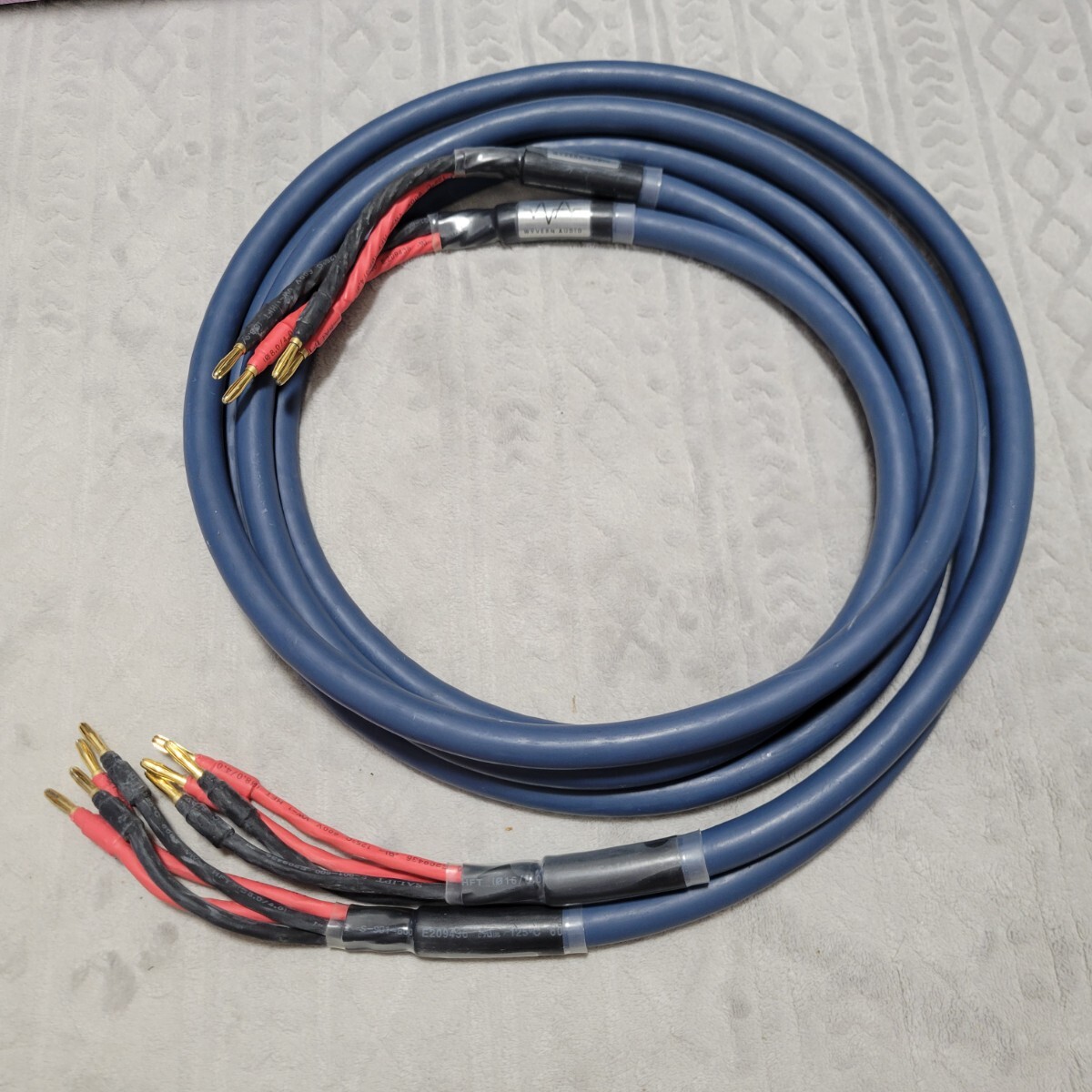 即決 WYVERN AUDIO 極太 スピーカーケーブル 2.5m ペア バナナプラグ バイワイヤリング拍卖