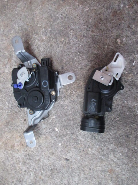 L375S タント 左 スライドドアロック拍卖