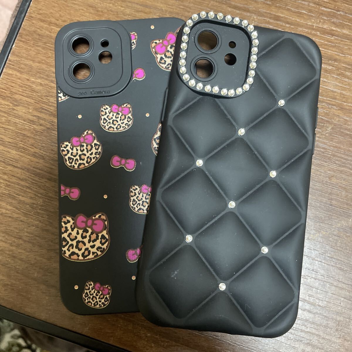 新品!iPhone12 用スマホケース ハローキティとキラキララインストーン ソフトケース カバー 可愛いですよ 黒拍卖