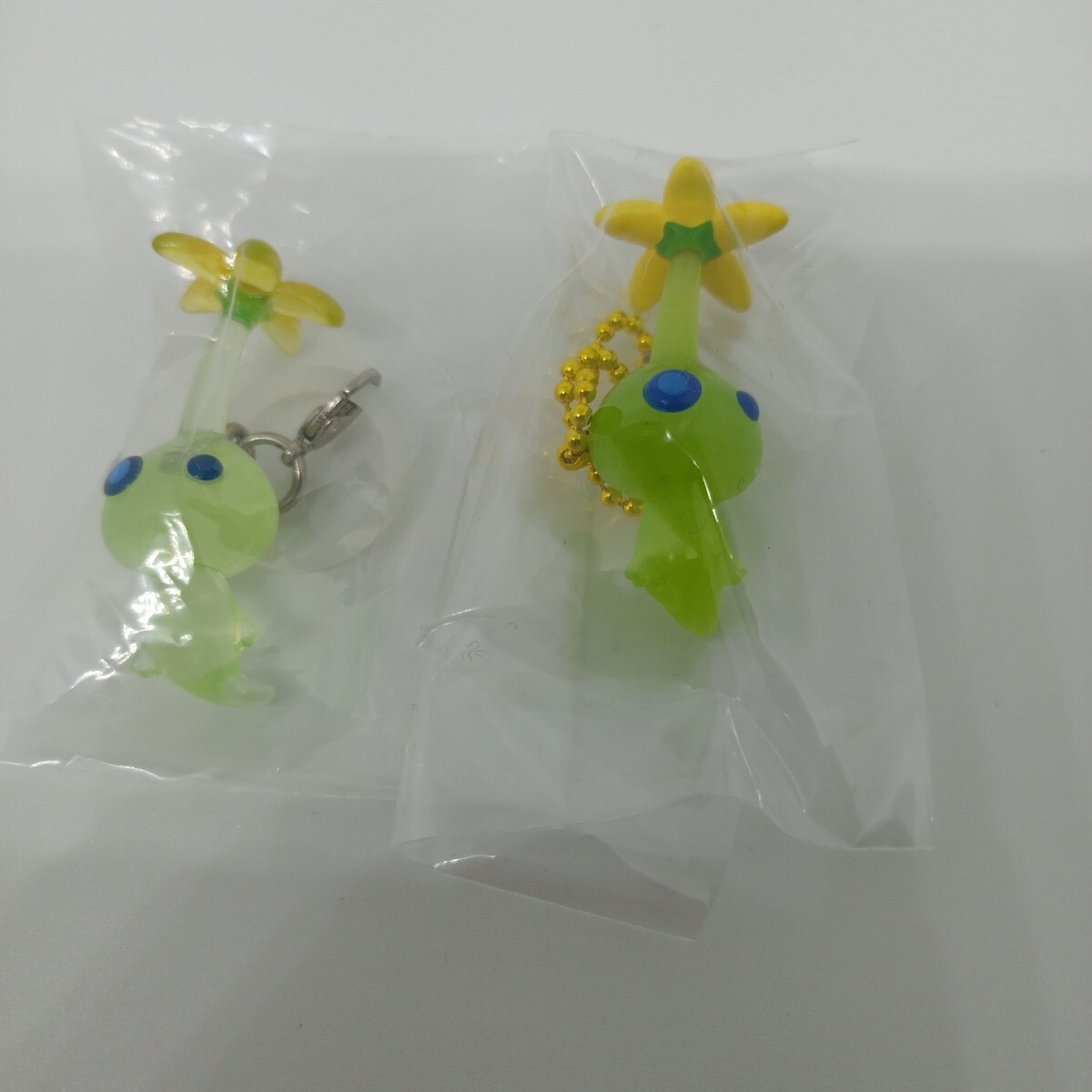 ピクミン ヒカリピクミン 2個セット めじるしアクセサリー マスコット&フルーツグミ キーホルダー拍卖