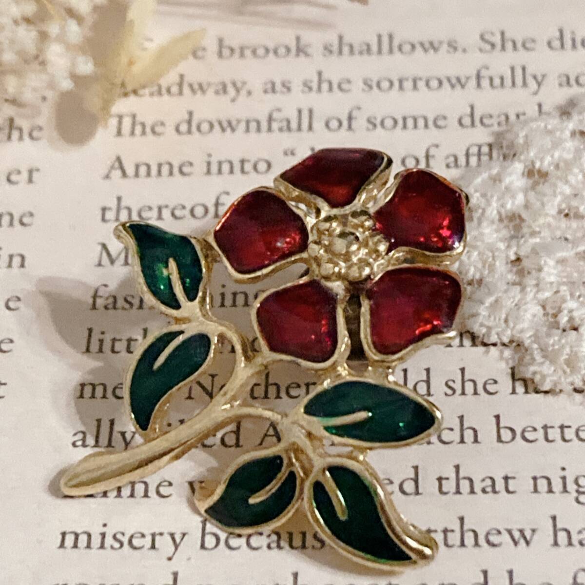 ヴィンテージピンブローチ 花 ゴールドトーン ピンバッジ☆Vintage jewelry accessoriesF0289拍卖