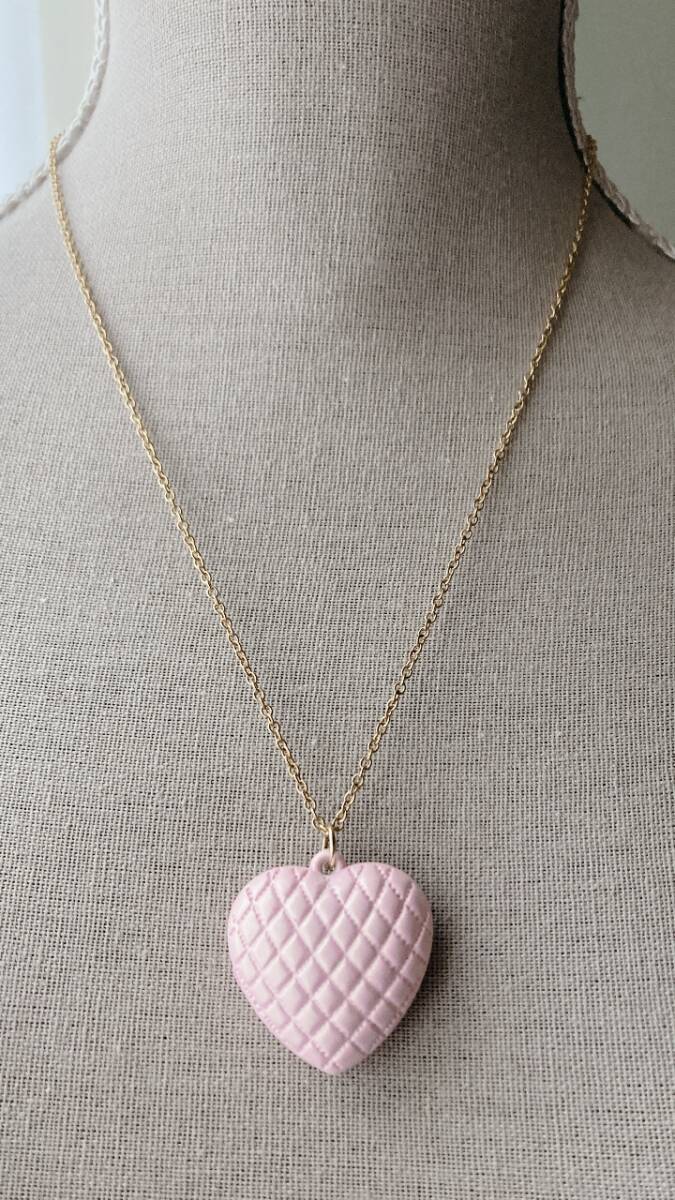ネックレス ショート ピンクハート ぷっくり キルティング キュート ゴールドトーン 美品☆Vintage jewelry accessoriesF0317拍卖