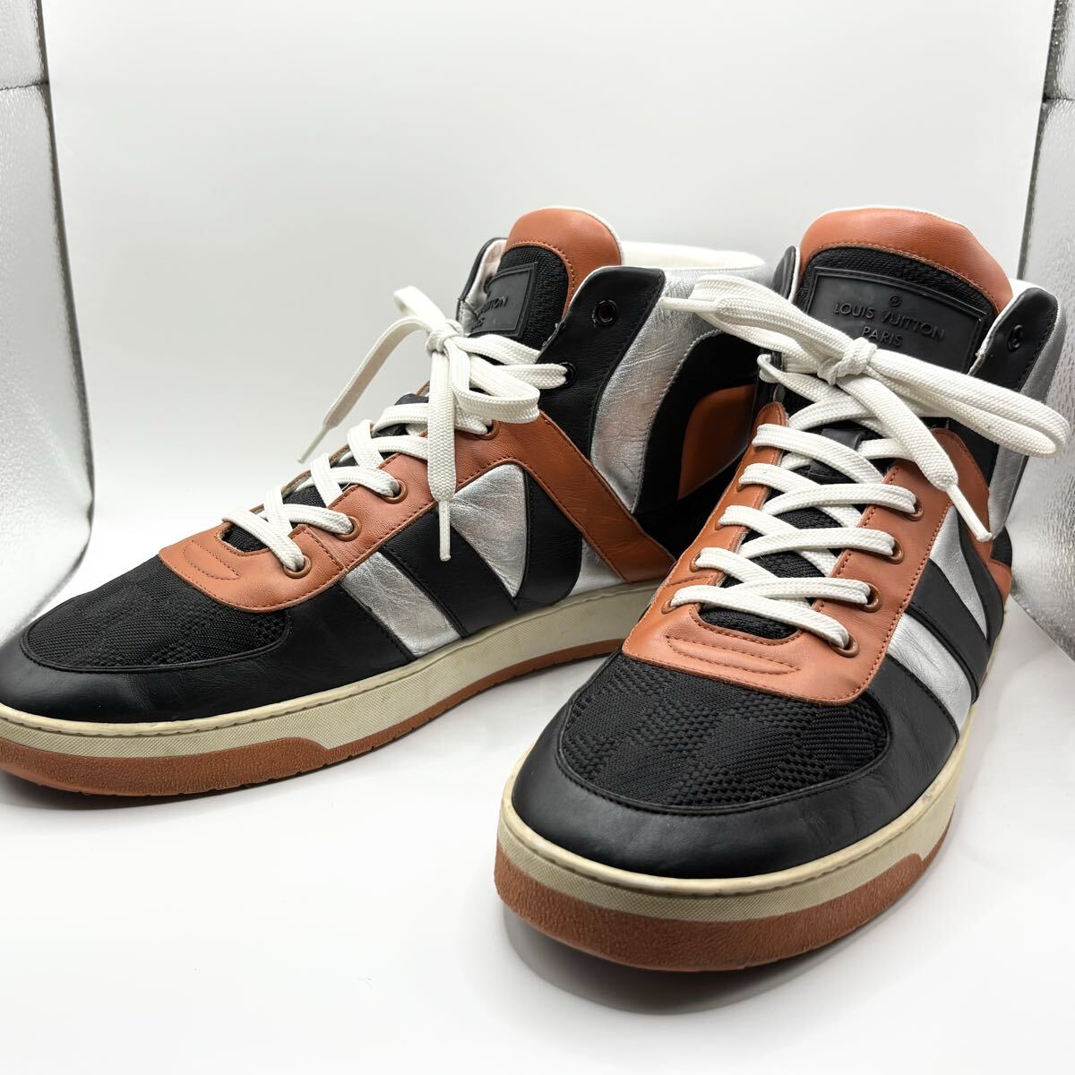 【美品/希少】LOUIS VUITTON ルイヴィトン メンズ スニーカー ハイカット ダミエ LVロゴ コンビレザー ブラック オレンジ シルバー 28.5㎝拍卖