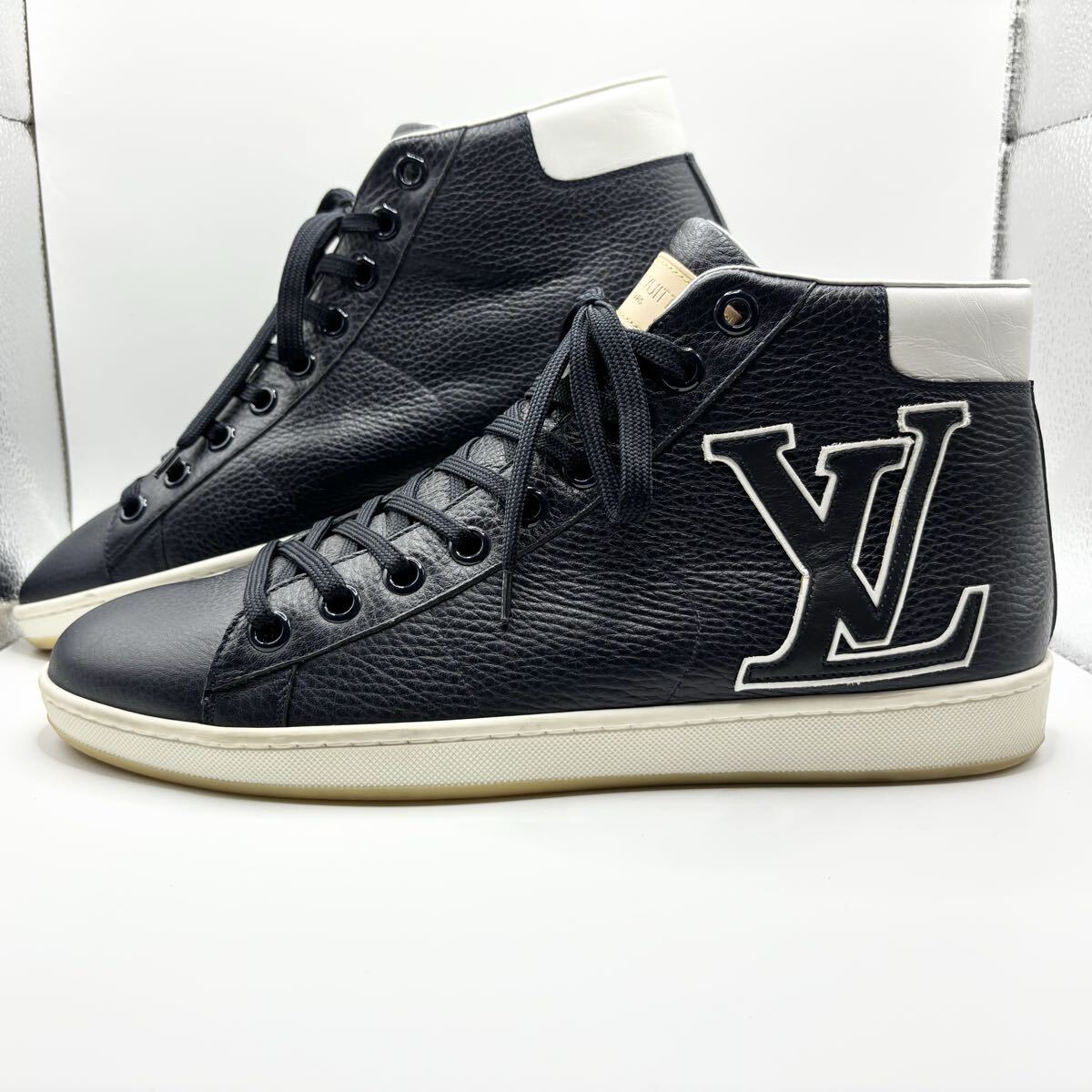 【美品/希少】LOUIS VUITTON ルイヴィトン メンズ スニーカー サニーサイドライン ハイカット LVロゴ レザー ダークネイビー 紺 26.5㎝相当拍卖