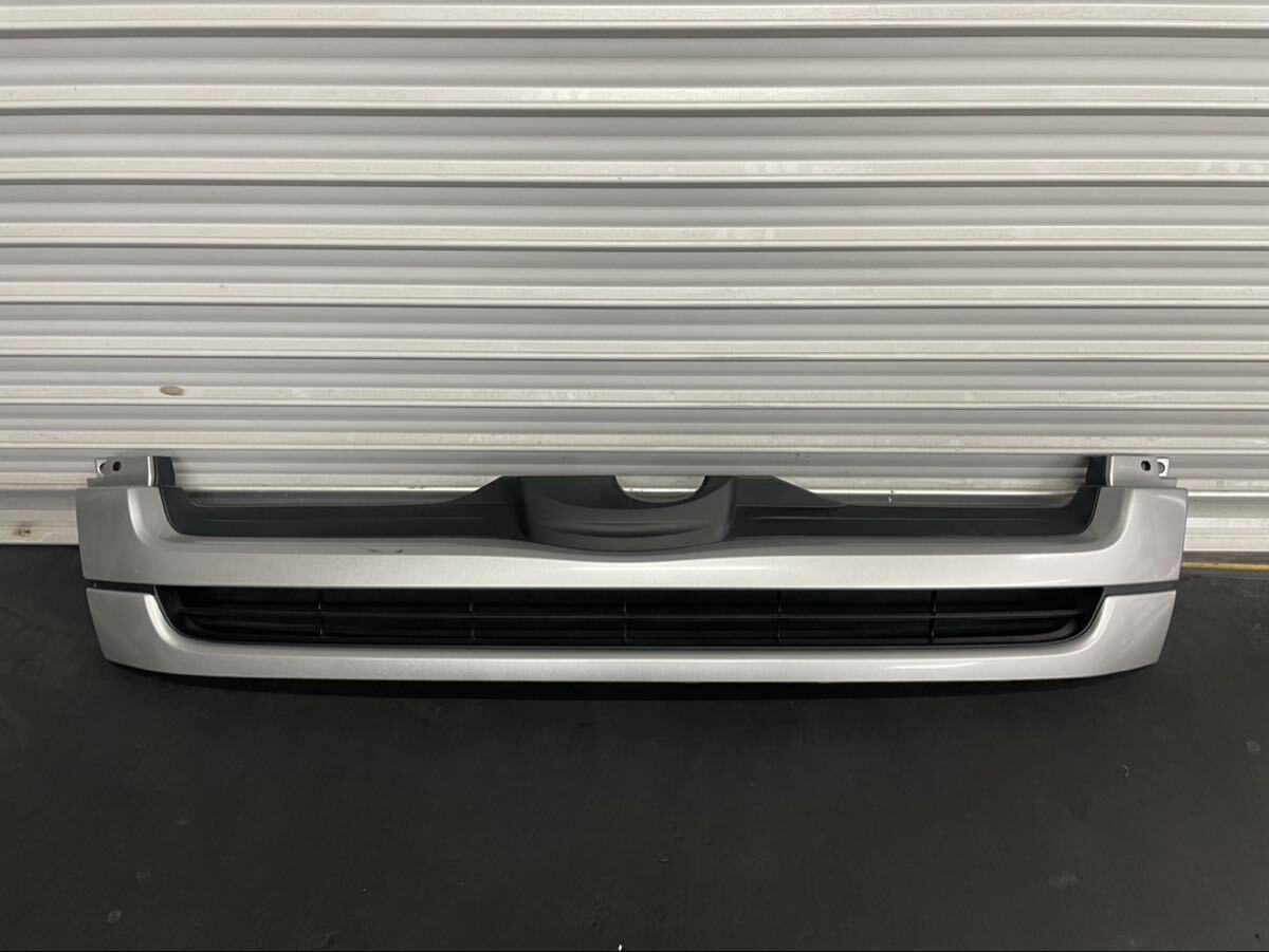爪折れ無し★ ハイエース ワイド フロント グリル 1 2型 トヨタ 純正 53100 26330 26340 コミューター ミドルルーフ シルバー 愛知県 ③拍卖