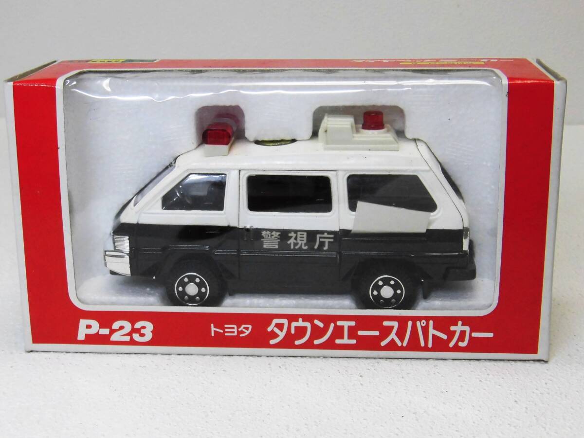未使用品 ヨネザワ ダイヤペット トヨタ タウンエース パトカー 1/32 ダイキャストモデル 日本製拍卖