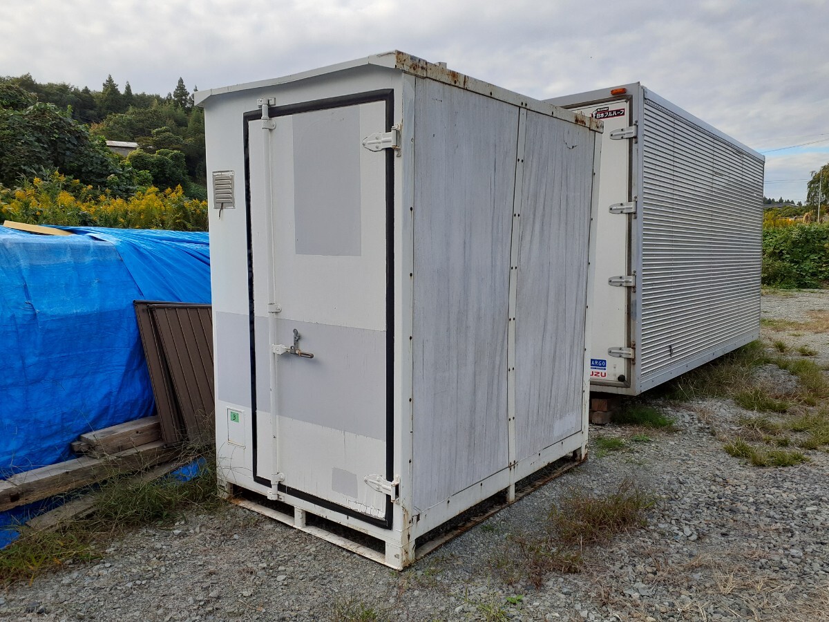 B福島発 フォークリフトで移動可能 南京錠で施錠可能 車庫アルミバン  中古コンテナ 物置 自転車置き場 バイクガレージ 資材置場拍卖