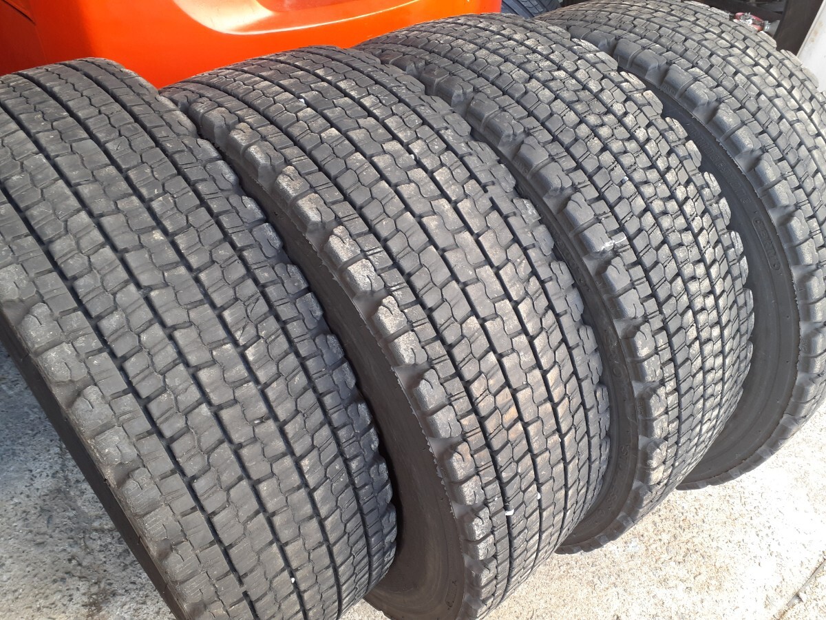②福島発 引き取り限定 スタッドレス 245/70R19.5 BS W900 再生 4本 4軸低床 増トン拍卖