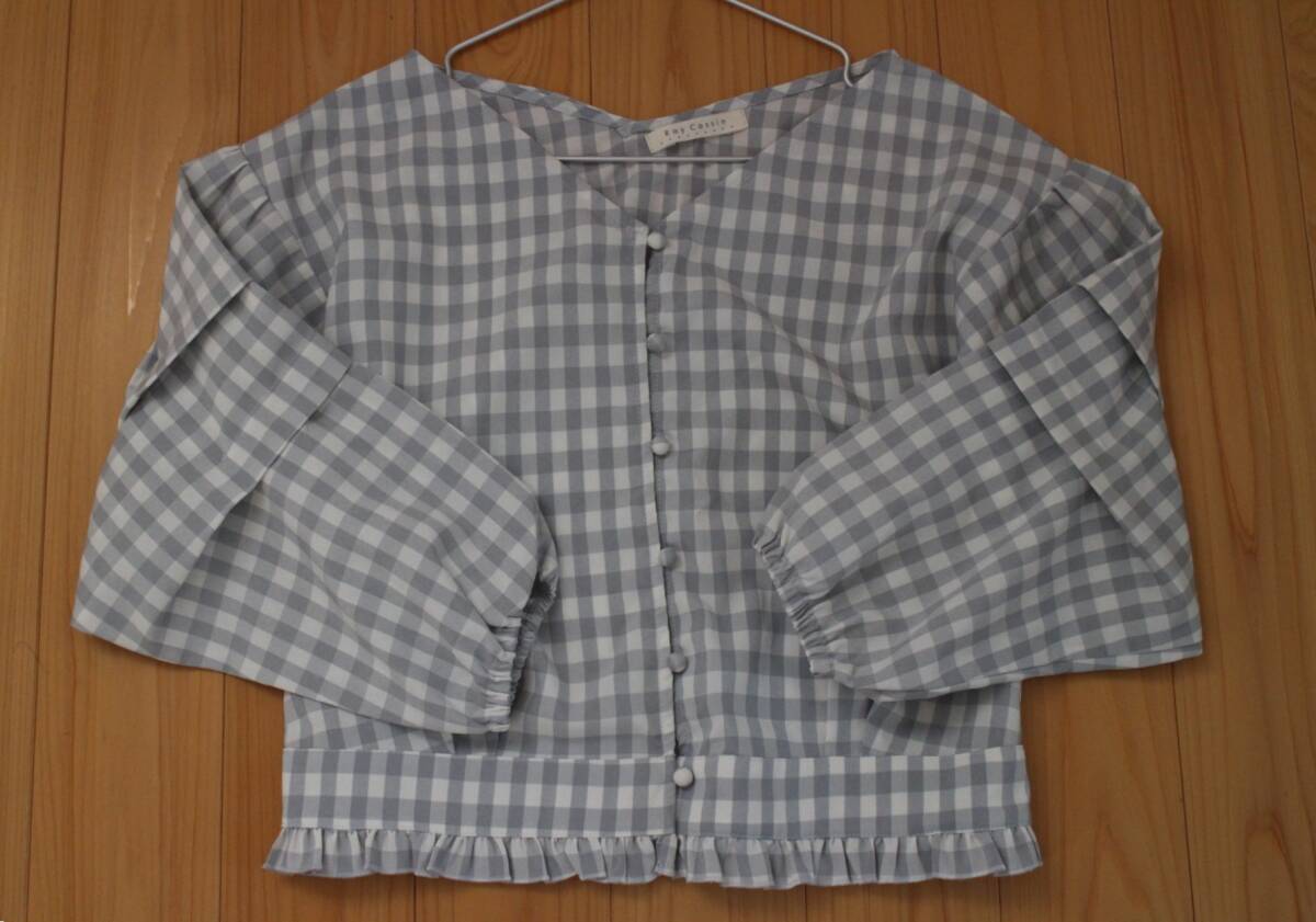 【賢くおしゃれ♪】今旬人気*Ray Cassin レイカズン*大人可愛い秋に身に着けたいしっかり生地包みボタンチェックデザイントップス F グレー拍卖