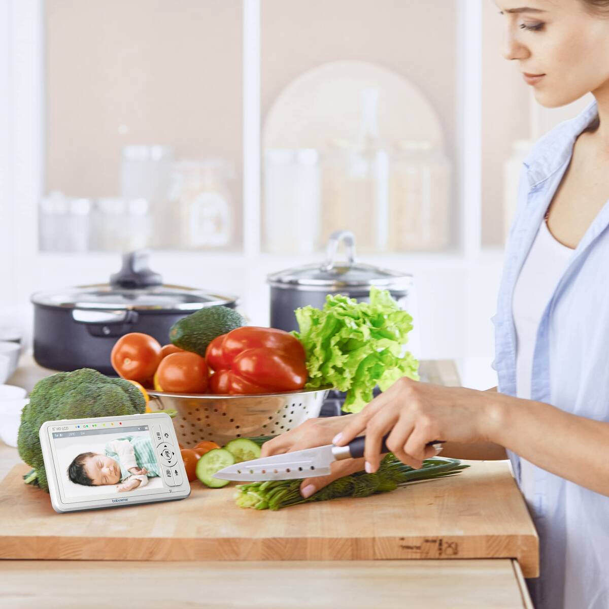 ☆HD画質ベビーカメラ 見守りカメラ ベビーモニター 双方向トーク拍卖