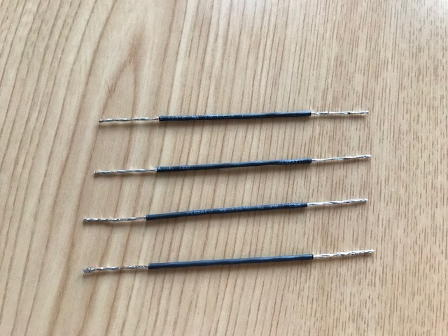 新品★ジャンパーケーブル4本セット!小型スピーカー用★JP-S2★純正バスバ-は電流の巨大な「静電容量」を持ち中高域の音色が劣化する!拍卖