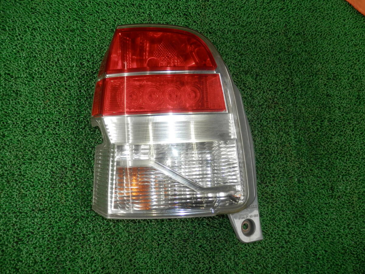 ◆3510-104 H24 トヨタ スペイド NCP141 左テールライト拍卖