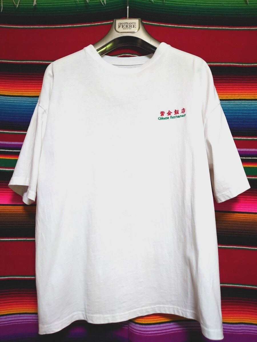 FREAK'S STORE ローカルスポットコラボレーション 紫金飯店 別注 バック刺繍 スーベニアデザイン Tシャツ Lサイズ ホワイト WEB限定 拍卖