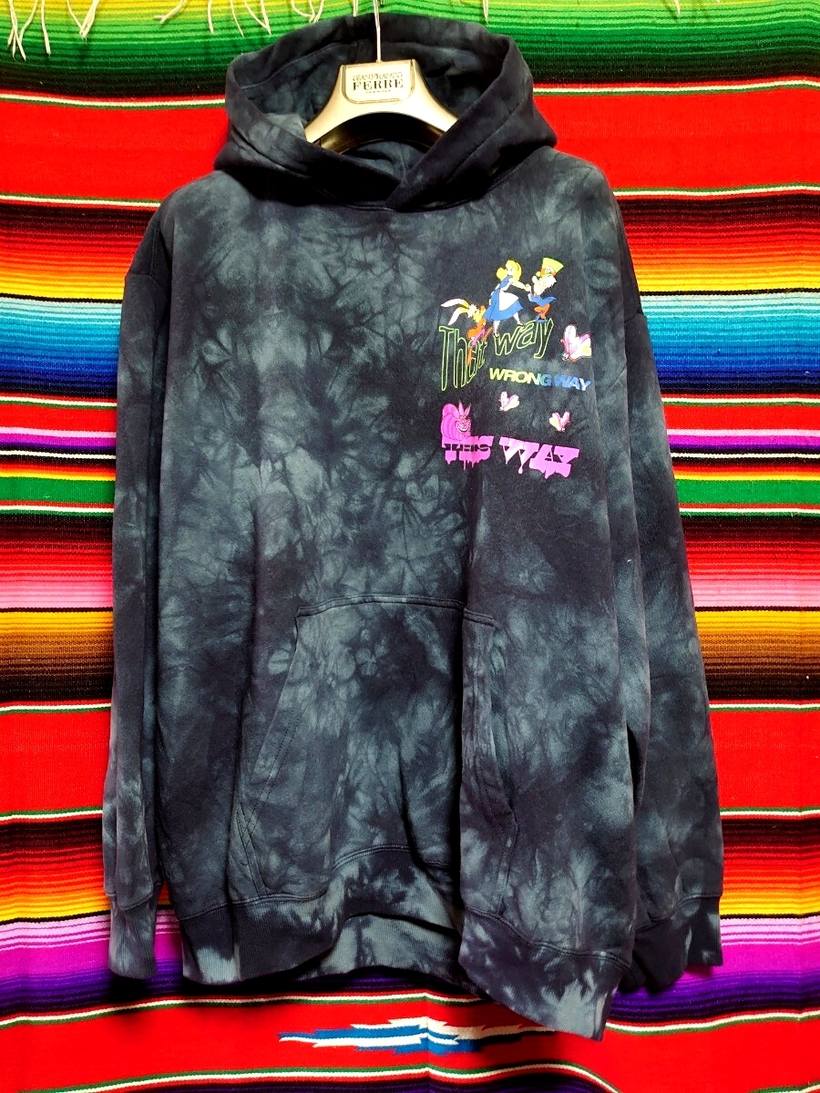 H&M エイチアンドエム タイダイ柄 ディズニー 不思議の国のアリス キャラクター スウェットパーカー 新品購入 未使用 XLサイズ ネイビー 拍卖