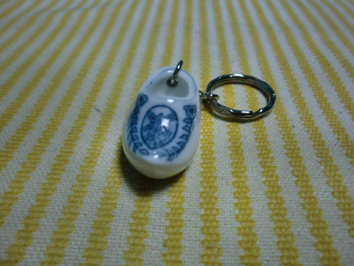 珍品 陶器スニーカーのキーホルダー・・・・・拍卖