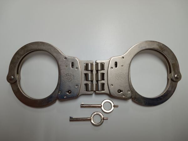 Smith & Wesson S&W スミス&ウェッソン 手錠 ハンドカフ シルバー M300拍卖