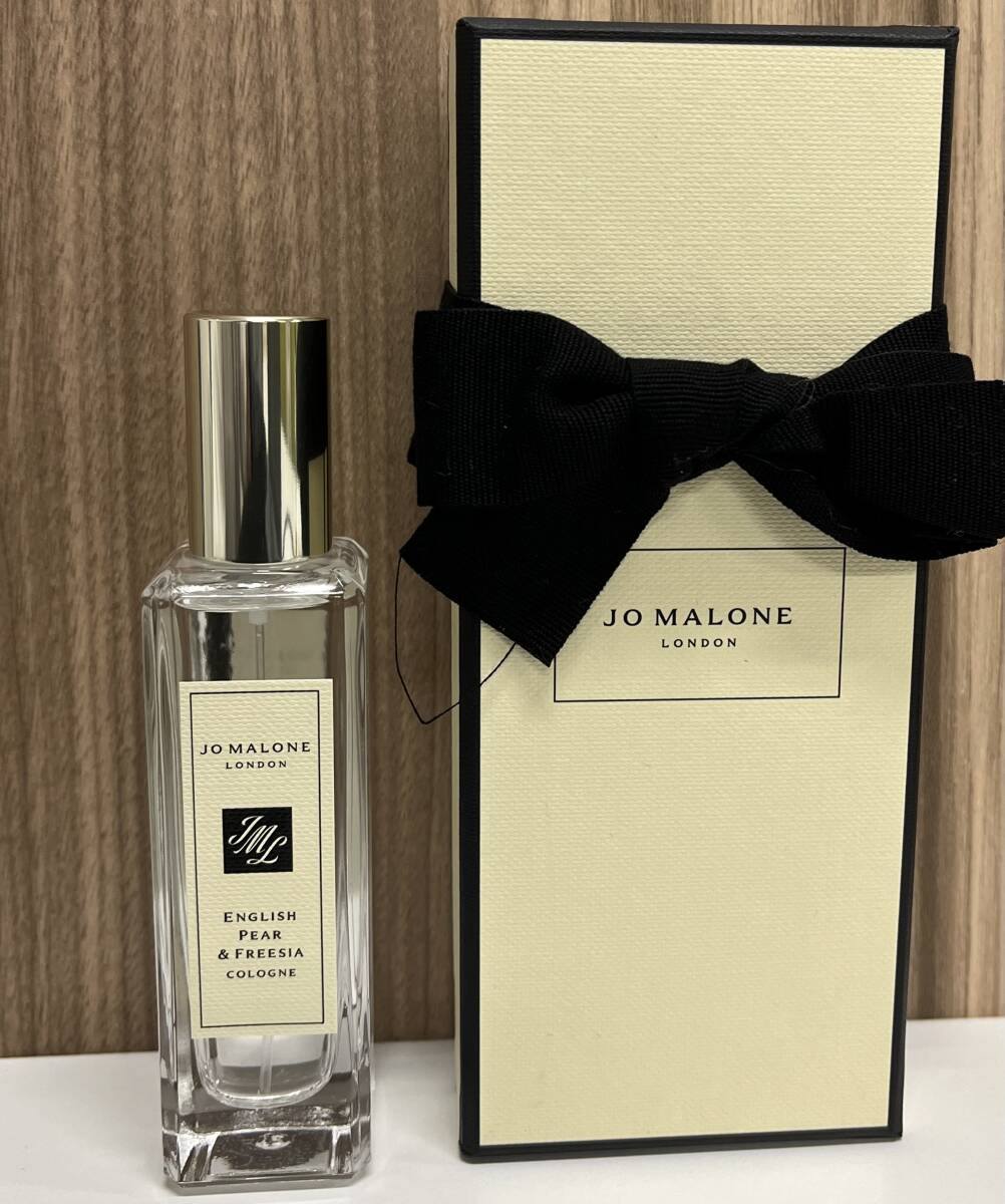 【残量9割以上】JO MALONE ジョーマローン ENGLISH PEAR & FREESIA イングリッシュペアー&フリージア コロン 30ml 香水 専用箱付き F2638拍卖