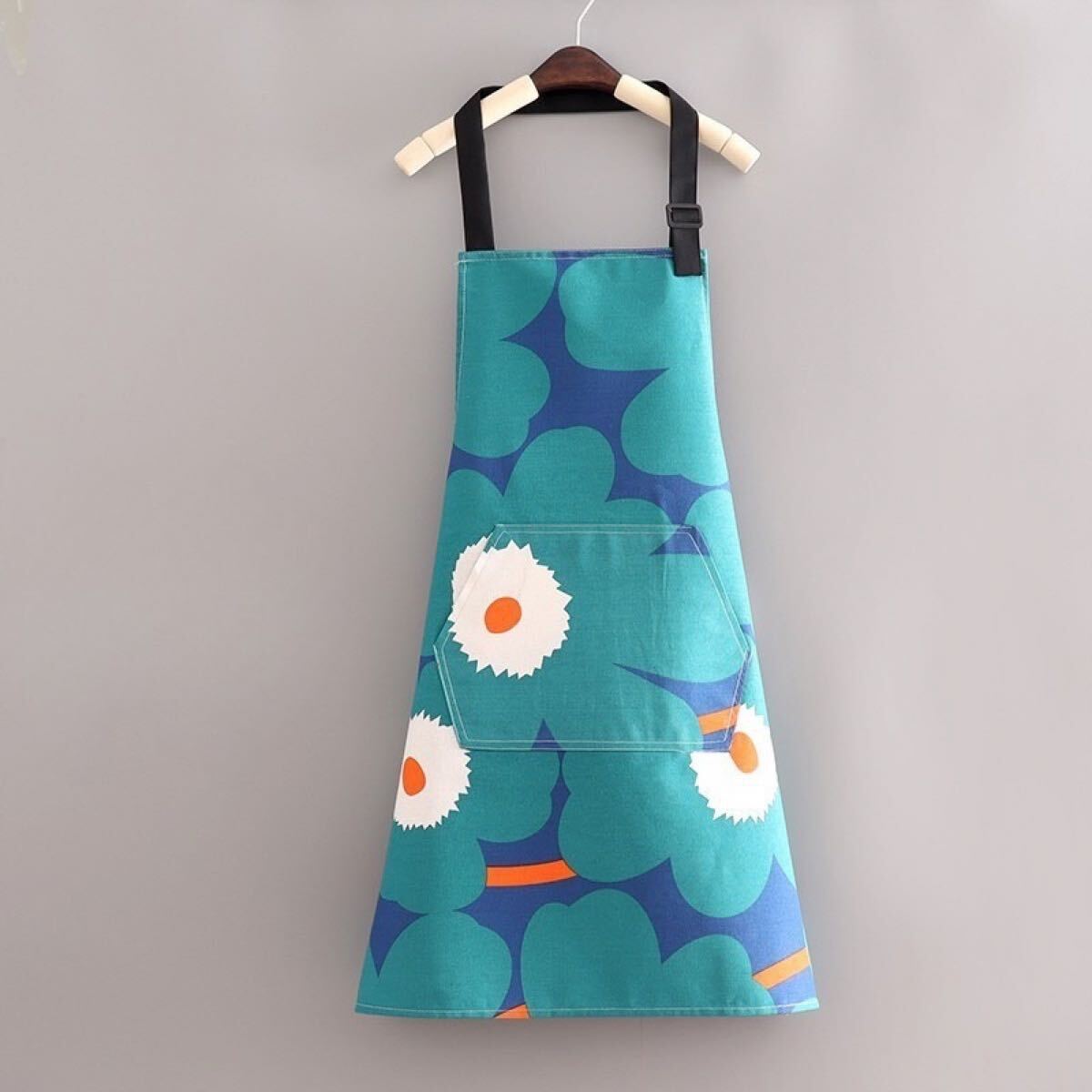 エプロン北欧花柄大柄 首掛け型ブルーグリーン 青緑 カフェおしゃれ料理園芸レディース 綿 Marimekko キッチン クッキング 料理 可愛い 拍卖