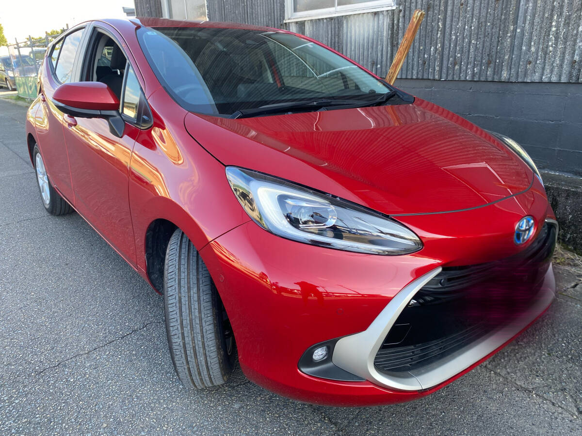 新古車 令和7年4000キロ− ワンオーナー とても美車 アクア Z アダプテッククルーズコントロール拍卖