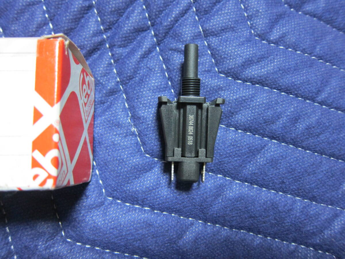 未使用品 ベンツ パーキング ブレーキ スイッチ febi bilstein製 W124W210W126W140R129W202 ネコポス拍卖