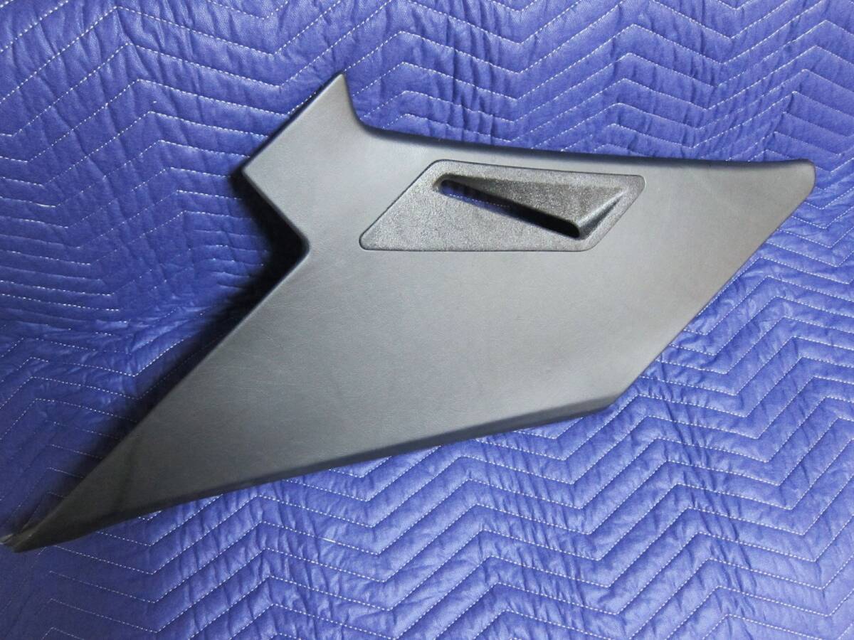 ベンツ W124 Cピラー 内張 トリム 右 ブラックレザー 黒 1246952844 E320E280E220 爪折れ無し拍卖