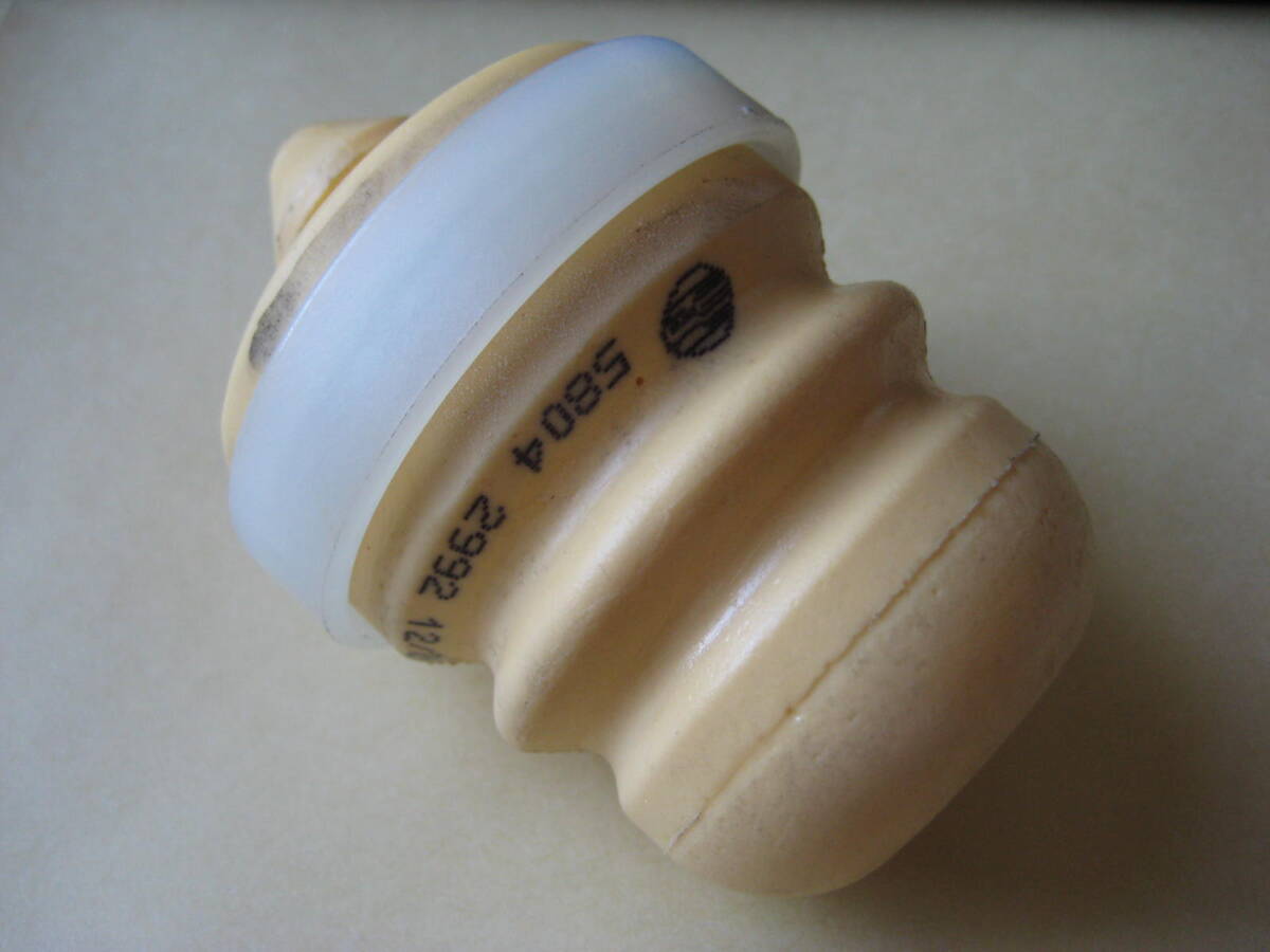 新品!Birth社製 アルファロメオ/クーペフィアット GTV 916系 145 155 バンプラバー 1個 7782710 60811757拍卖