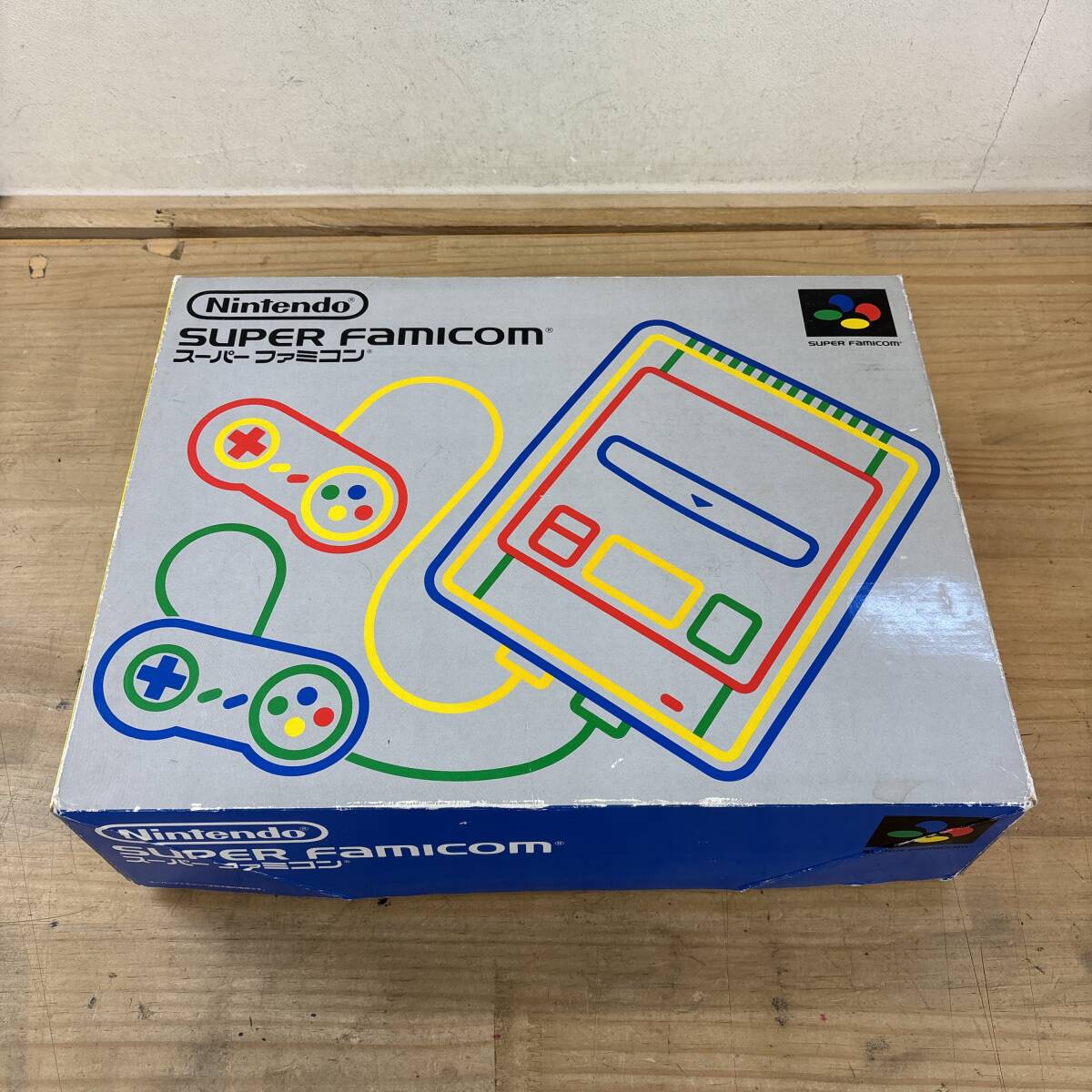 J42♪『スーパーファミコン 本体 SHVC-001』動作OK 箱 説明書付き コントローラー 2つ AVケーブル 白黄のみ 251014拍卖