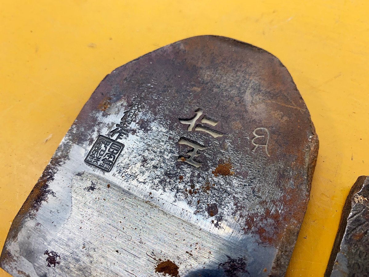 ★中古★在銘鉋 仁王 名匠秘伝之作 身幅72mm 寸八 台付き鉋 仕上げ 宮大工 かんな カンナ 大工道具 職人 plane kanna)倉b拍卖
