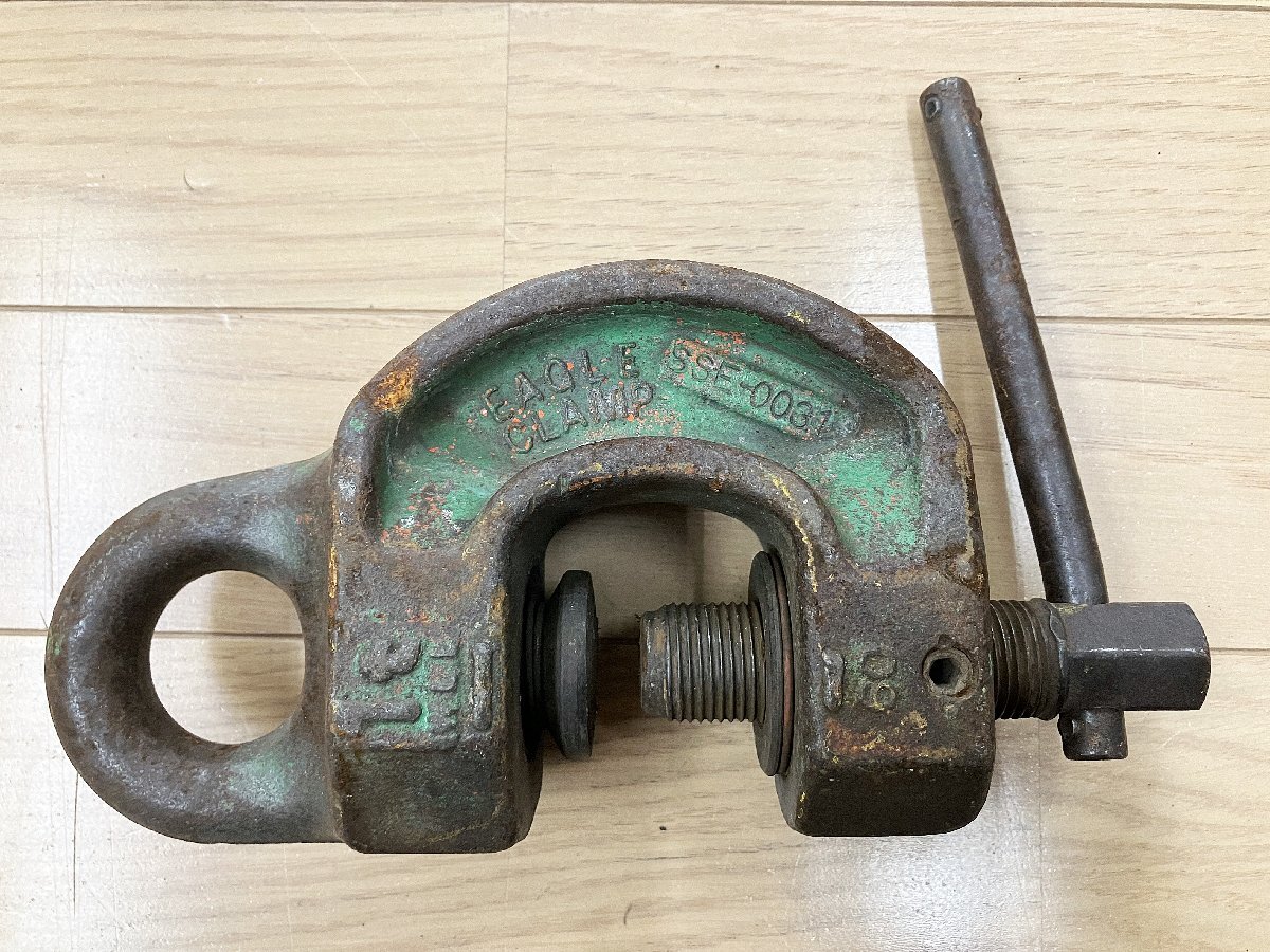 ★中古★イーグルクランプ ねじ式全方向クランプ SBN-1t 使用荷重1トン クランプ範囲1~30mm 玉掛け 吊り 荷上げ 運搬)倉b拍卖